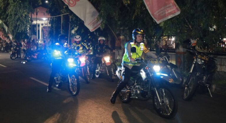 Harkamtibmas Polres Jember Bersama TNI dan Elemen Masyarakat Gelar Patroli Gabungan