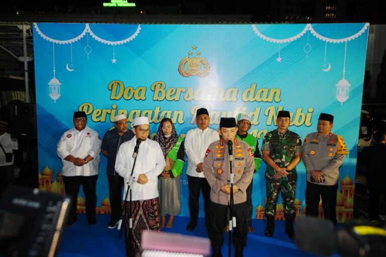 Hadiri Doa Bersama dan Peringatan Maulid Nabi, Kapolri Ajak Masyarakat Jaga Persatuan dan Kesatuan Untuk Memajukan Indonesia
