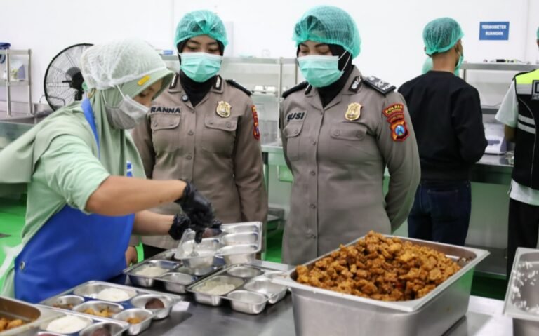 Pastikan MBG Higienis Polres Tulungagung Uji Food Safety di SPPG