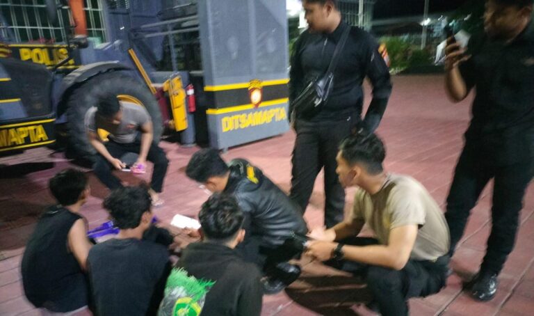 Patroli Raimas Polres Gresik Berhasil Gagalkan Peredaran Pil Koplo, Tiga Pemuda Diamankan
