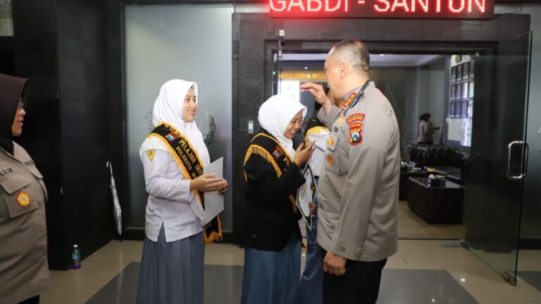 Waka Polda Jatim Kukuhkan “Pelajar Duta Kamtibmas”, Perwakilan Polresta Malang Kota Juara II Tingkat Provinsi