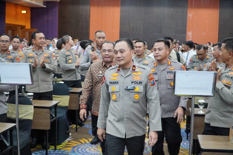 Polda Jatim Kukuhkan 234 Pelajar Jadi Duta Kamtibmas, Siap Jadi Agen Perdamaian di Sekolah