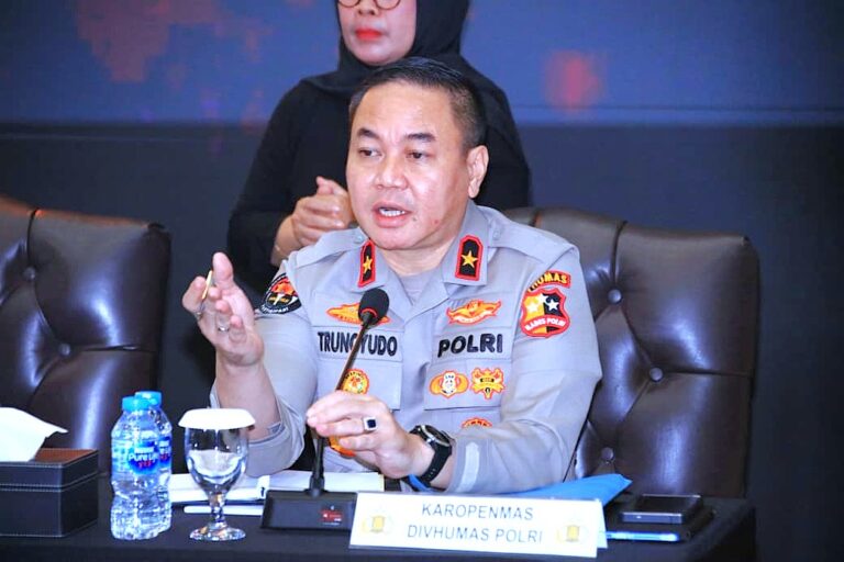 Polri Tegaskan Tidak Ada Rangkap Jabatan: Anggota yang Ditugaskan di Instansi Pusat Dialihkan dari Jabatan di Internal Polri