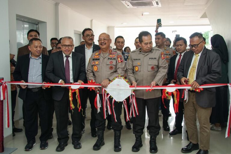 FH Unissula Launching Pusat Studi Kepolisian, Wakapolri: Dorong Riset Strategis Dan Rujukan Kebijakan Nasional