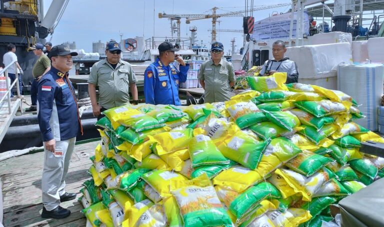 Batalyon Dhira Brata Akpol 1990 Salurkan Bantuan Besar untuk Korban Banjir Bandang dan Longsor di Aceh Tamiang