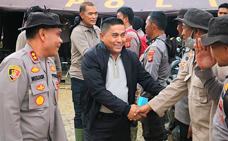 Kabaharkam Polri Tinjau Posko Bencana di Aceh Tamiang, Pastikan Kelancaran Distribusi Bantuan Logistik