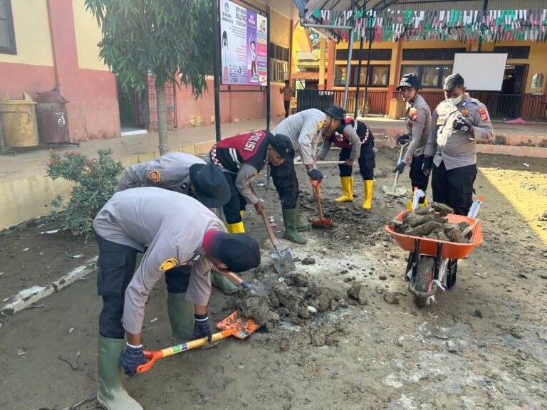 Polri dan Warga Bersinergi Percepat Pemulihan Kondisi Pidie Jaya Pascabanjir