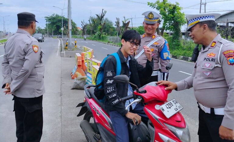 Polres Pelabuhan Tanjungperak Gelar Patroli Terpadu di Akses Vital Surabaya–Madura