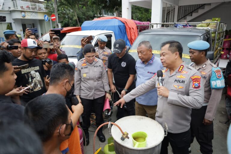 Polrestabes Surabaya Ungkap Sindikat Pengoplos LPG Bersubsidi 3kg ke 12kg