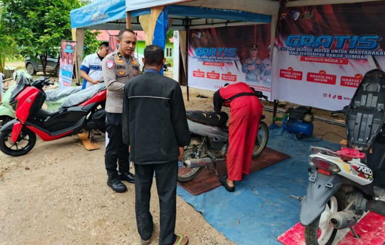 Ringankan Beban Warga, Polri Hadirkan Layanan Servis Kendaraan Gratis di Padang Pariaman
