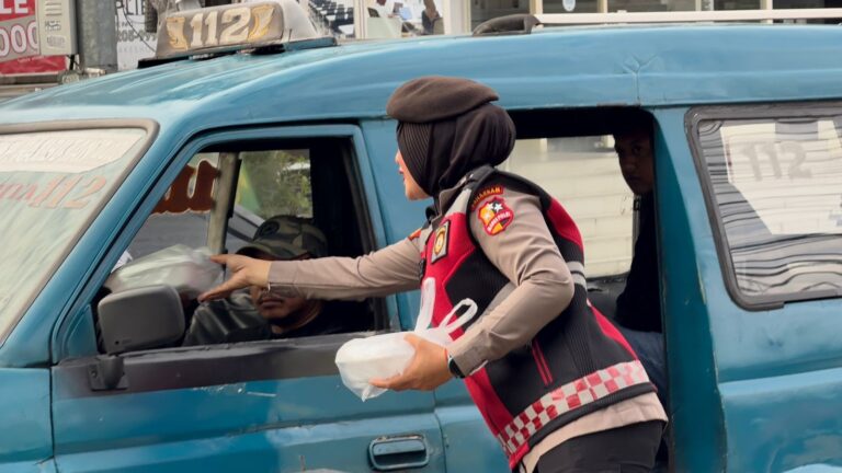 Korsabhara Baharkam Polri Konsisten Gelar “Jumat Berkah” untuk Warga Depok