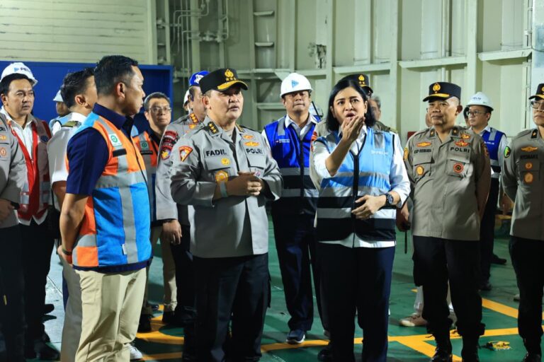 Polri dan PT Pelni Saling Apresiasi dalam Misi Kemanusiaan Penanganan Bencana di Aceh, Sumut, dan Sumbar