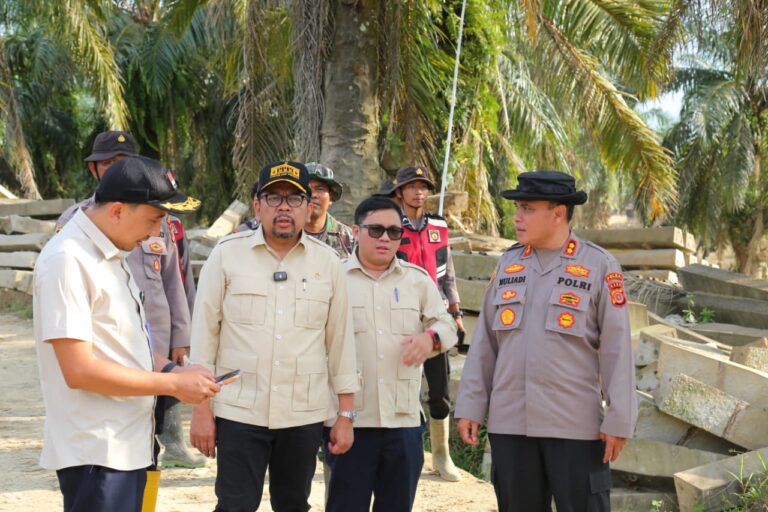 Kepala Staf Kepresidenan RI Berikan Apresiasi kepada Polri atas Pembangunan Hunian Tetap di Aceh Tamiang