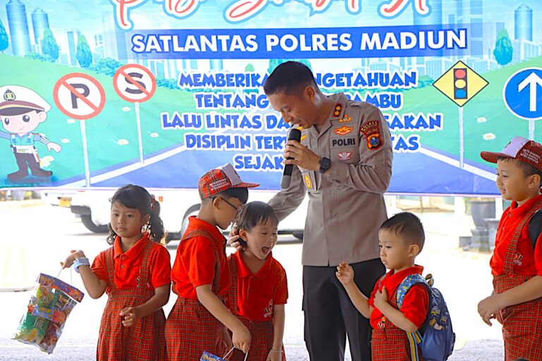 Polisi Sahabat Anak: Polres Madiun Edukasi Tertib Lalin Sejak Dini