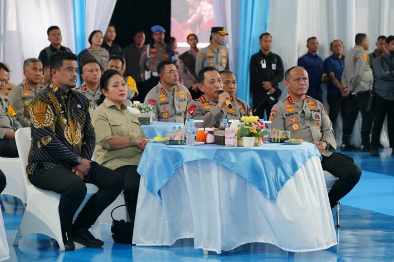 Hadiri Pelepasan 22 Kontainer Bantuan Kemanusiaan Korban Bencana Sumatra, Ketua Komisi IV DPR RI Apresiasi Polri