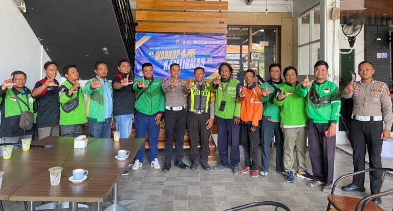 Operasi Keselamatan Semeru Polres Lamongan Ajak Ojol Jadi Pelopor Tertib Lalin