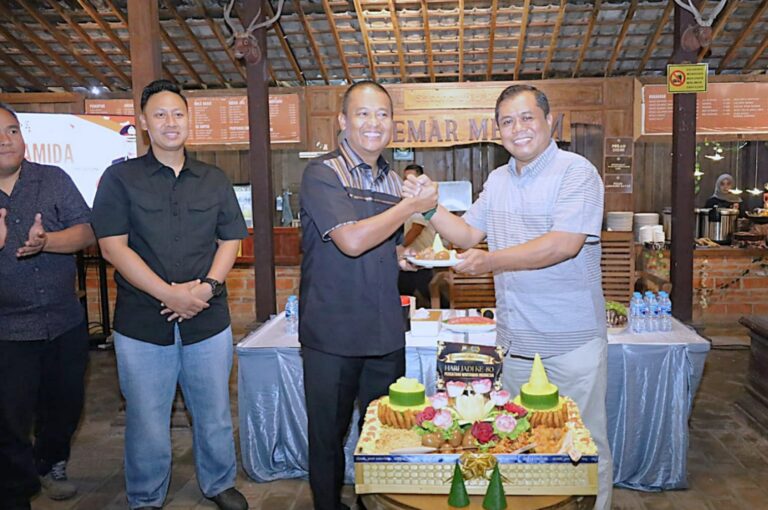 Polres Tulungagung Gelar Piramida Peringati Hari Pers Nasional 2026