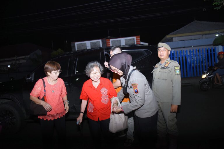 Respon Sigap Polwan Polres Bondowoso Layani Jemaat di Vihara Ariya Maitera