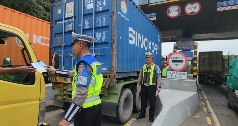 Operasi Keselamatan Semeru 2026 Ditlantas Polda Jatim Tertibkan Penggunaan Lajur Jalan Tol