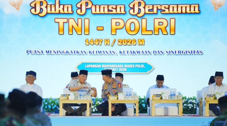 Buka Puasa Bersama TNI-Polri, Kapolri Tegaskan Sukseskan Program Presiden