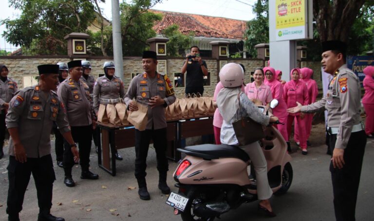 Sinergi di Bulan Ramadhan Polres Sumenep Bersama Lintas Instasi Berbagi Takjil