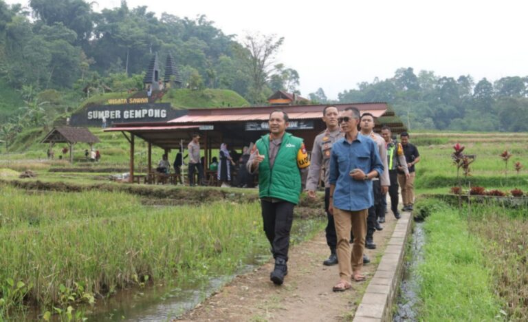 Kapolres Mojokerto Tinjau Objek Wisata di Libur Lebaran Pastikan Keamanan Pengunjung