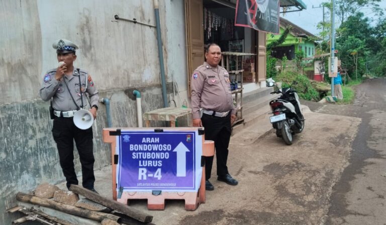 Polres Bondowoso Maksimalkan Pengaturan Lalu Lintas Pascaputusnya Jembatan Sukowiryo