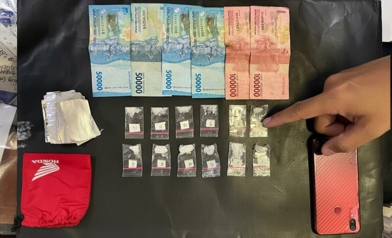 Pores Malang Amankan Tersangka Pengedar Sabu di Ampelgading