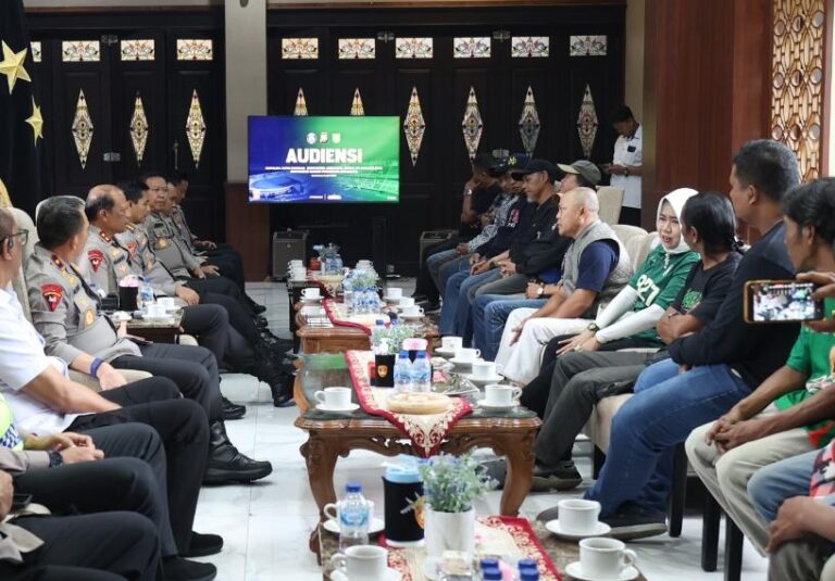 Kapolda Jatim Satukan Aremania-Bonek, Sepakat Tak Ada Rivalitas di Luar Lapangan