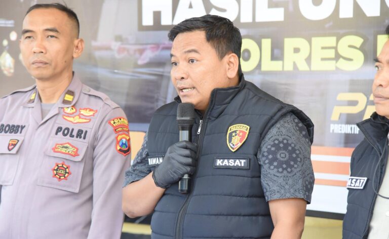 Polres Bondowoso Amankan Dua Tersangka Penimbun 1 Ton BBM Bersubsidi