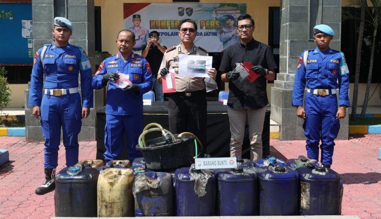 Polda Jatim Gagalkan Penyelundupan Solar Subsidi ke Kalimantan, Tersangka Asal Blora Diamankan