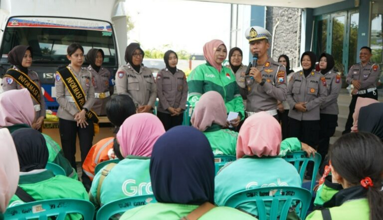 Polres Probolinggo Kota Peringati Hari Kartini Bersama Pengemudi Ojol Perempuan