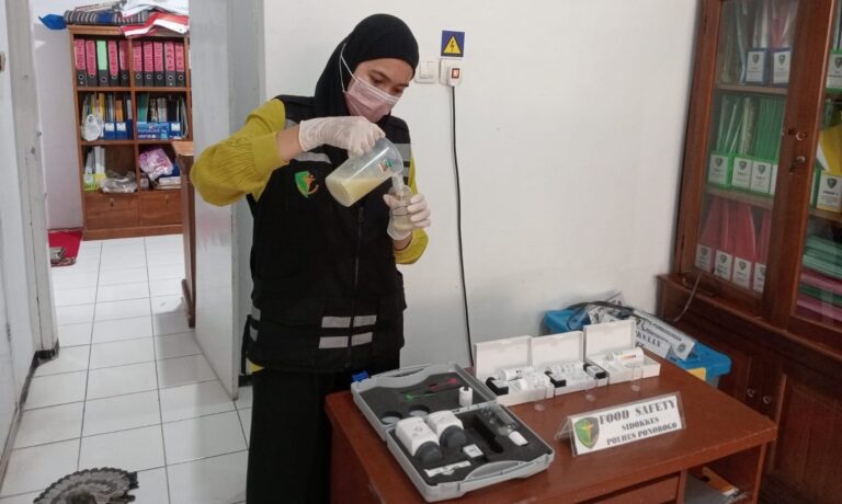Polres Ponorogo Libatkan Sidokkes Pastikan Makanan Program MBG Aman Dikosumsi