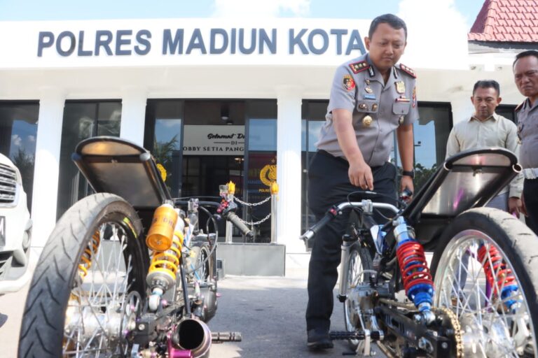 Polres Madiun Kota Gagalkan Aksi Balap Liar di Jiwan, Dua Unit Mobil Pengangkut di Amankan