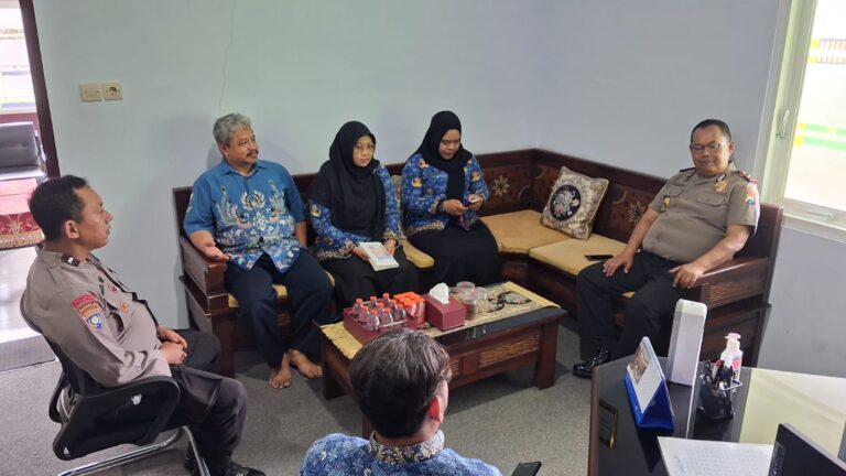 Kapolsek Klojen Sambangi SMPN 2 Malang, Perkuat Sinergi Cegah Kenakalan Remaja dan Jaga Kamtibmas Sejak Dini
