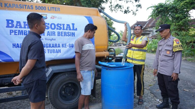 Polres Tuban Gelar Baksos Sambut Hari Bhayangkara ke 80, Droping 40 Ribu Liter Air Bersih di 3 Desa