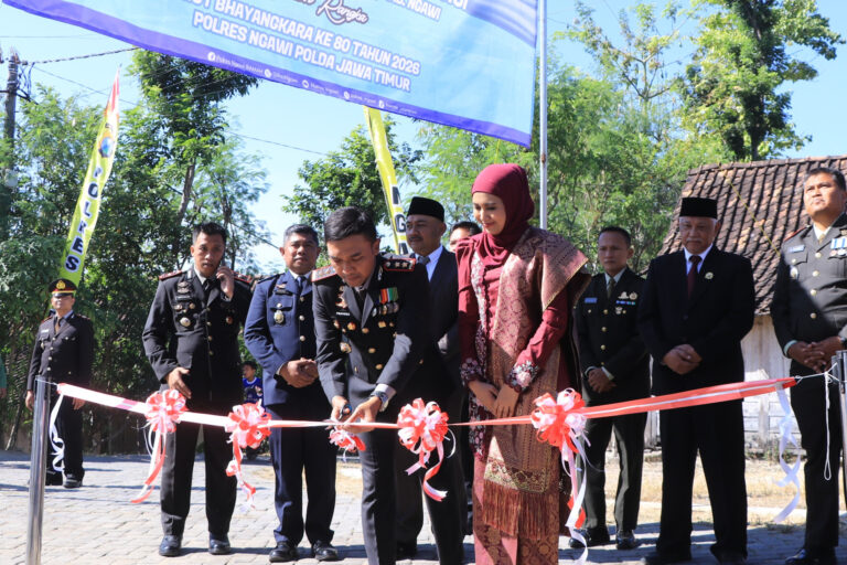 Hari Bhayangkara ke-80, Polres Ngawi Bangun Sumur Bor Presisi untuk Masyarakat di Bringin
