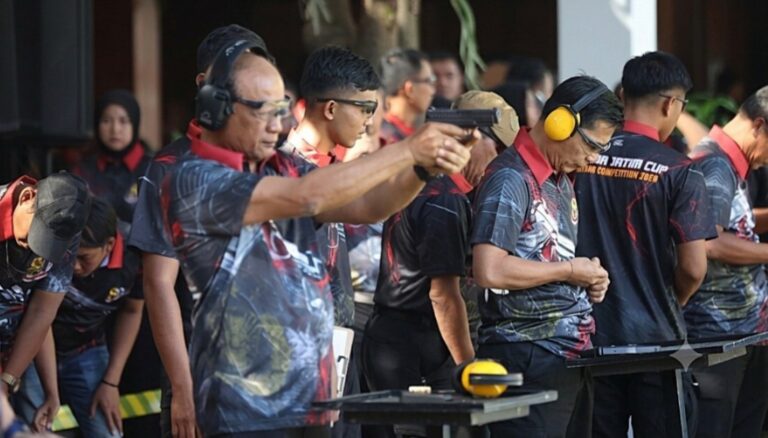Buka Lomba Menembak Kapolda Jatim Cup 2026, Irjen Pol Nanang Avianto Tekankan Profesionalisme Penggunaan Senjata Api