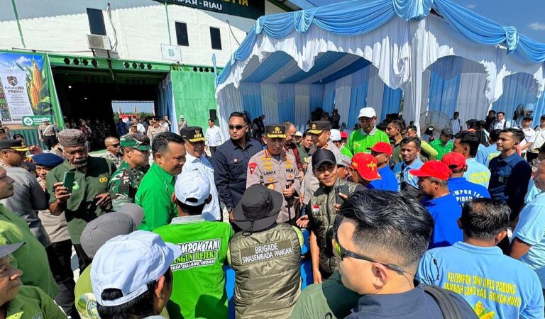 Dari Kampar ke Pasar Global, Kapolri Tinjau Inovasi Pupuk Batu Bara Karya Anak Bangsa