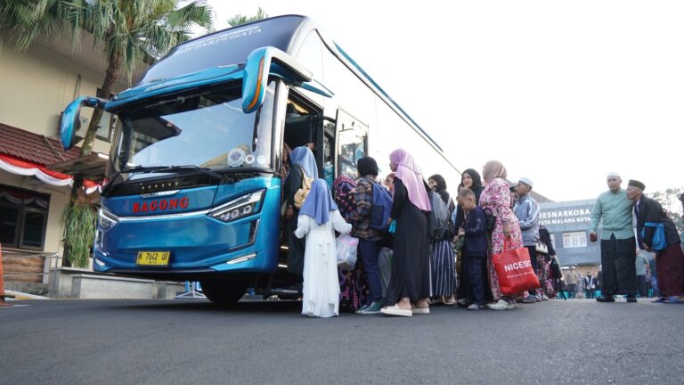 Kapolresta Malang Kota Berangkatkan 45 Keluarga Korban Kanjuruhan Ziarah Religi ke Empat Situs Spiritual