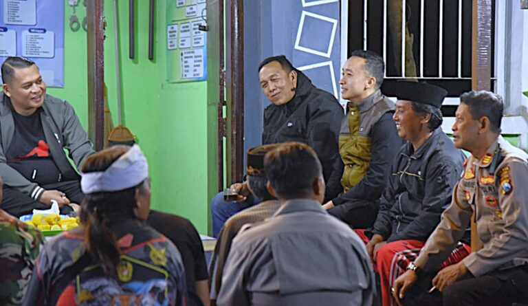 Kapolres Bondowoso Blusukan ke Pos Ronda Bukti Sinergitas Polri dengan Masyarakat untuk Kamtibmas