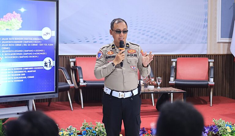 Polantas Menyapa: Polres Gresik Gandeng Guru Tanamkan Budaya Tertib Lalu Lintas Sejak Dini