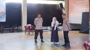 “Polisi Sambang Sekolah” Warnai MPLS 324 Siswa SMA, Wakapolsek Lowokwaru Bekali Edukasi Antikorupsi dan Bahaya Narkoba