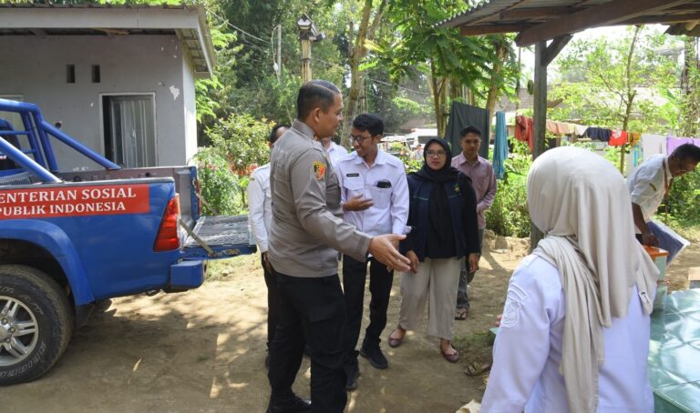 Empati Tanpa Batas, Polres Bondowoso Dampingi Keluarga Bayi Kembar yang Kehilangan Ibu Pascamelahirkan