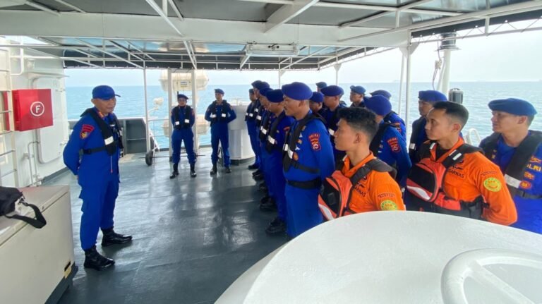 Hari Ketiga, KP Sanjaya-7017 Polri dan KN SAR Tetuka Terus Sisir Perairan Selat Sunda