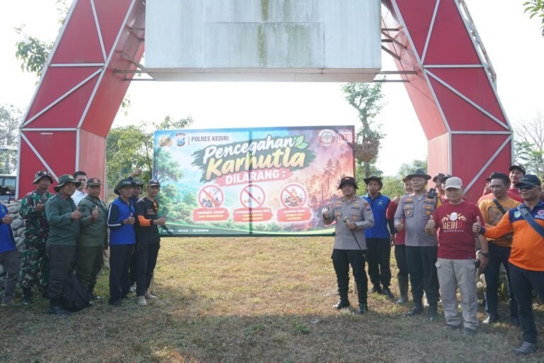 Riding ke Gunung Kelud, Polres Kediri dan Awak Media Suarakan Kesiapsiagaan Bencana