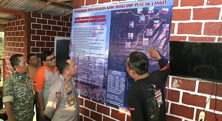 Polres Blitar dan Tim Gabungan Dirikan Posko Darurat Tangani Karhutla Gunung Butak