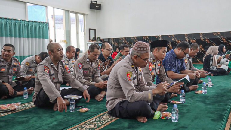 Polresta Malang Kota Istikamah Gelar Tahlil, Doa Bersama, dan Santunan Anak Yatim Setiap Jumat