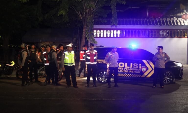 Polres Pelabuhan Tanjung Perak Gelar Patroli Skala Besar Antisipasi Gangster dan Balap Liar
