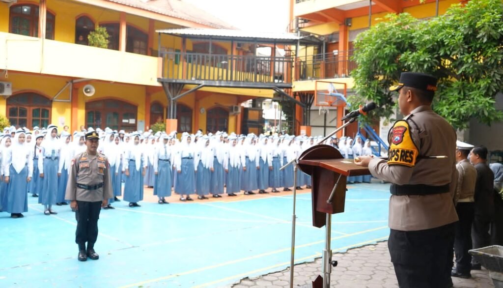 POLINDIK: Polres Kediri Perkuat Pendidikan Karakter Pelajar Cegah Hoaks dan Kenakalan Remaja